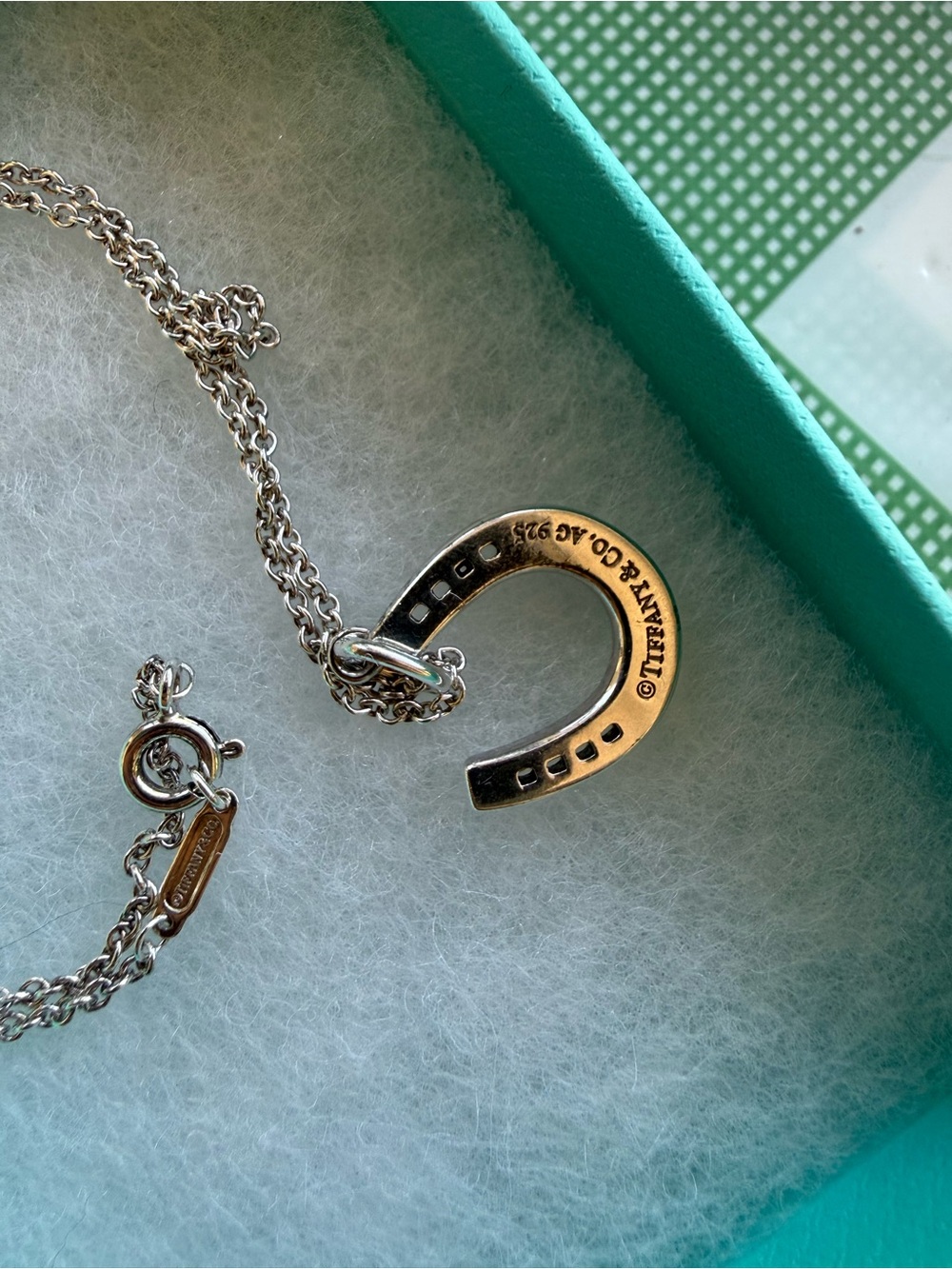 Tiffany & Co. Vintage Silver Horseshoe Pendant and chain necklace - Picture 4 of 5